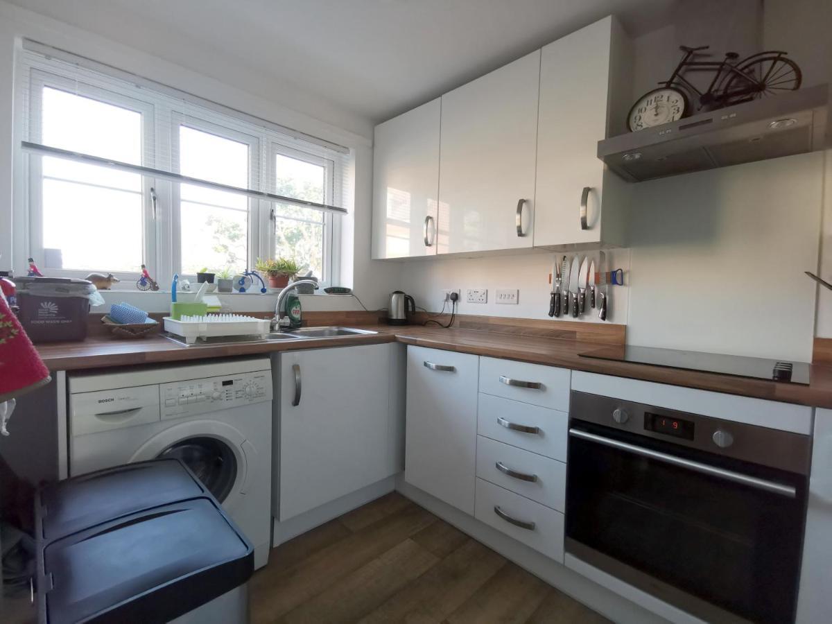 ליים ריג'יס 2 Bedroom House With Free Parking מראה חיצוני תמונה